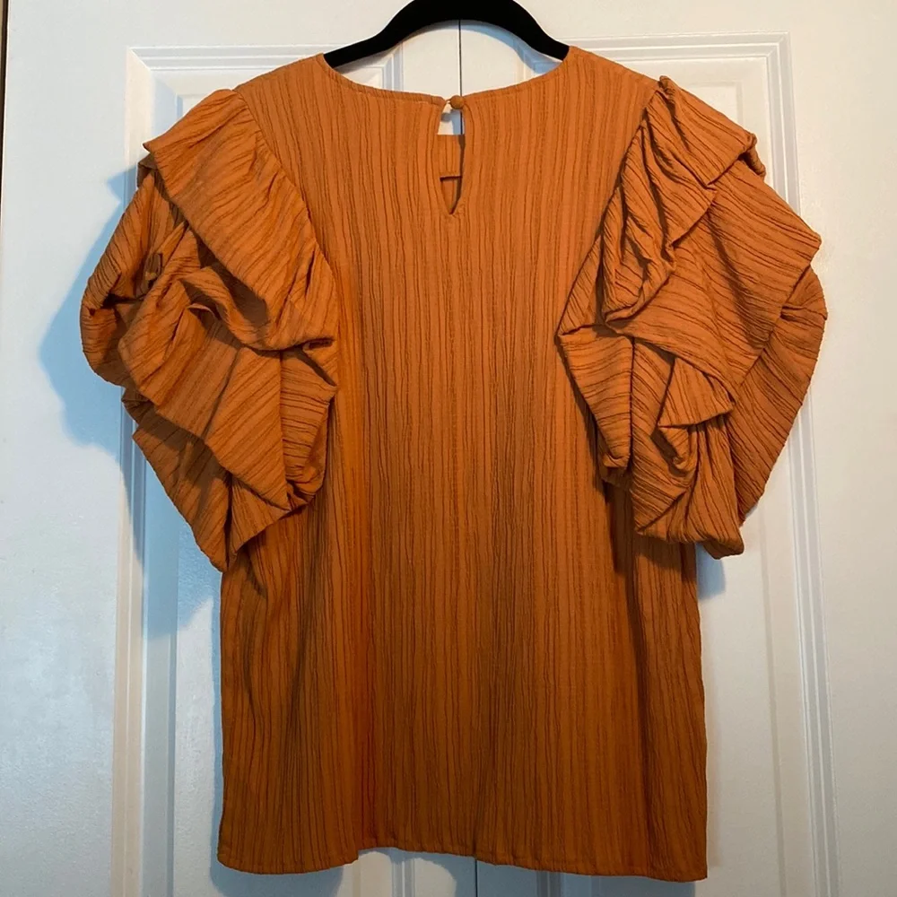 THML Ruffle Sleeve Top - Picture 2 of 4